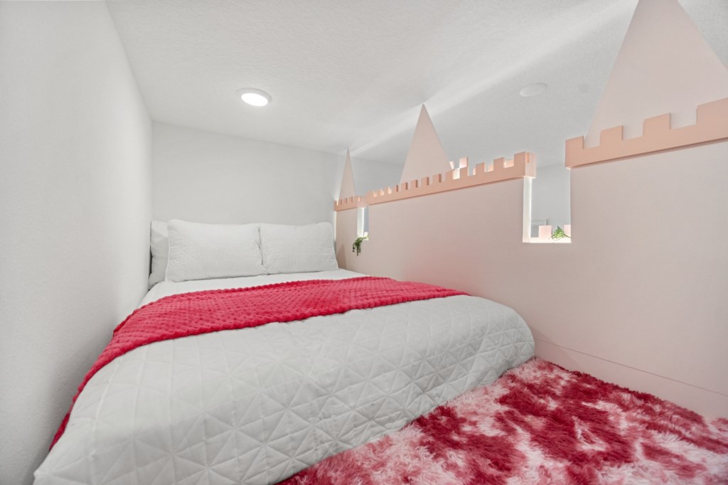 5857HighSeasDrive(50)