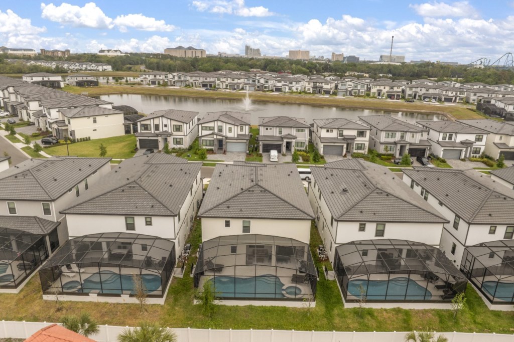 5857HighSeasDrive(80)