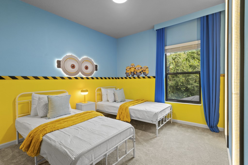 Bedroom 4: 2 Twin Beds (Private Bathroom)