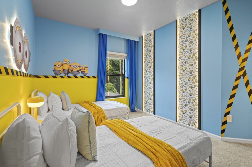 Bedroom 4: 2 Twin Beds (Private Bathroom)