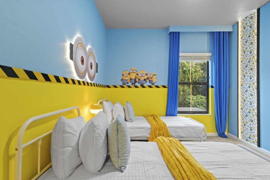 Bedroom 4: 2 Twin Beds (Private Bathroom)
