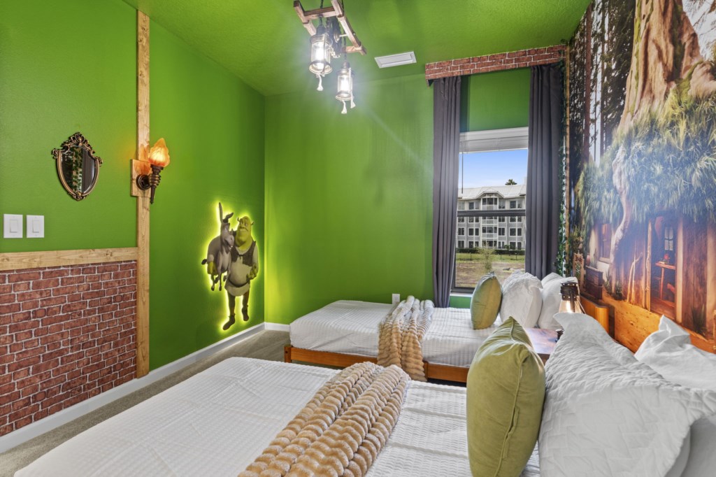 Bedroom 3: 2 Twin Beds (Private Bathroom)
