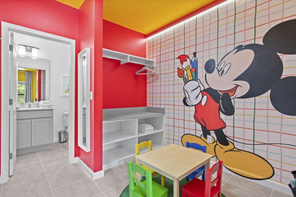 Bedroom 4: 1 Bunk Bed (Full over Full) (Private Bathroom) 