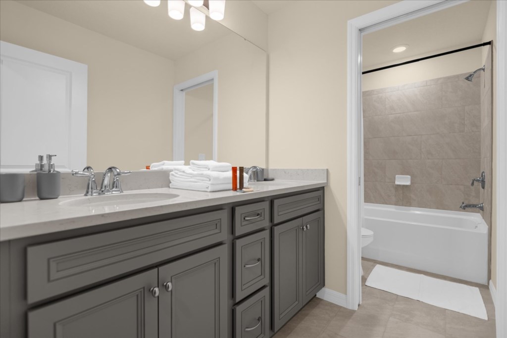 08-4075 Lana Ave (04).jpg
