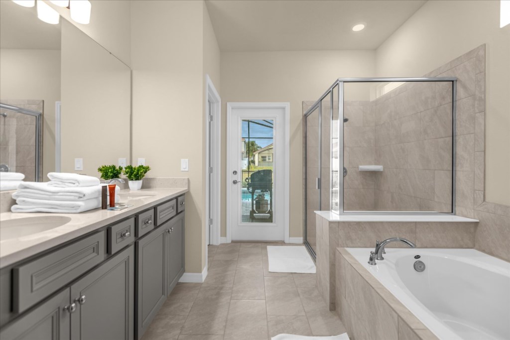 13-4075 Lana Ave (09).jpg