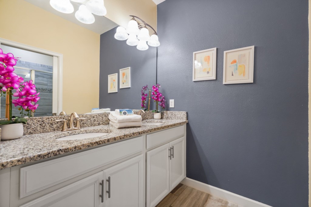 1510RollingFairwayDrive(37)