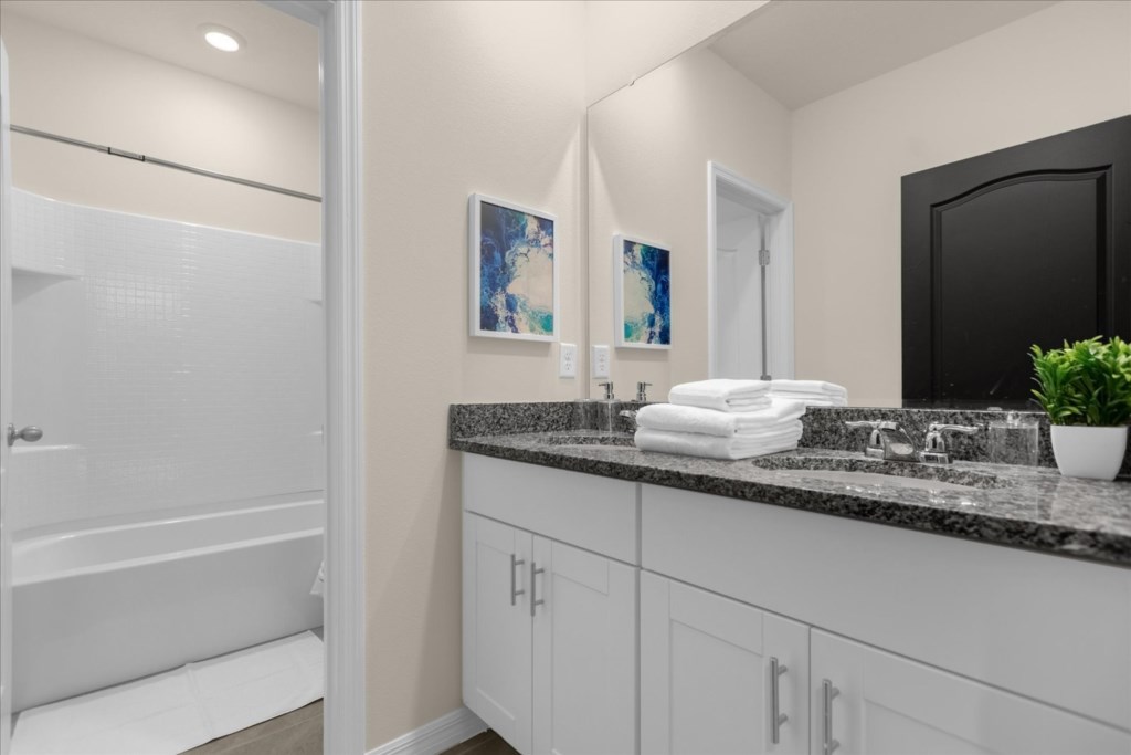 7700 Oakmoss Loop 28.jpg