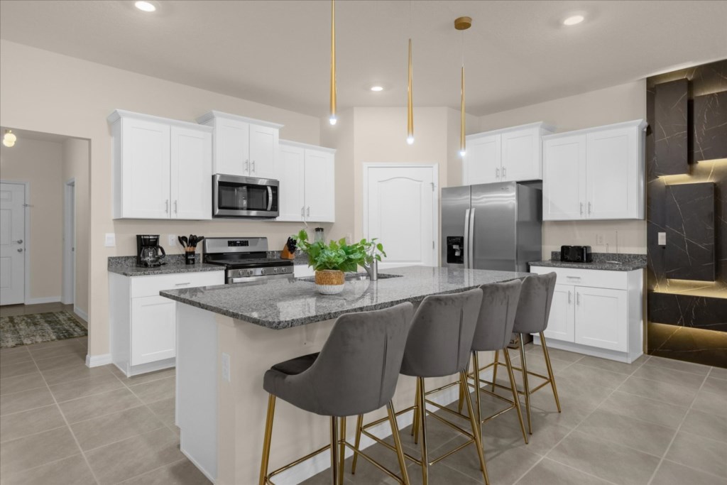 7700 Oakmoss Loop 6.jpg