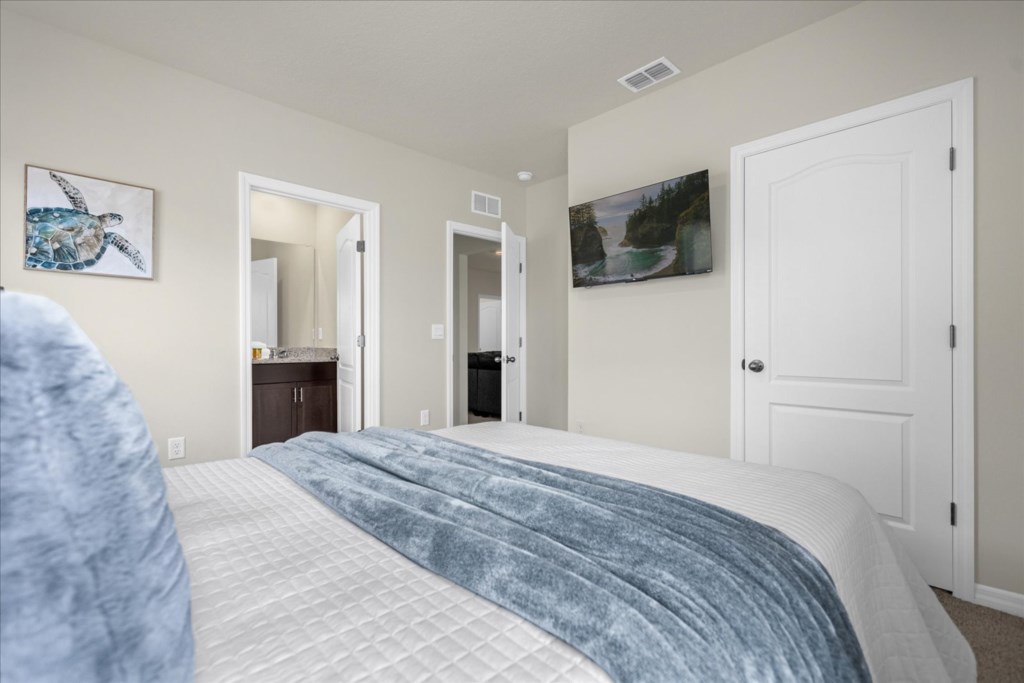 7664 Oakmoss Loop (16).jpg