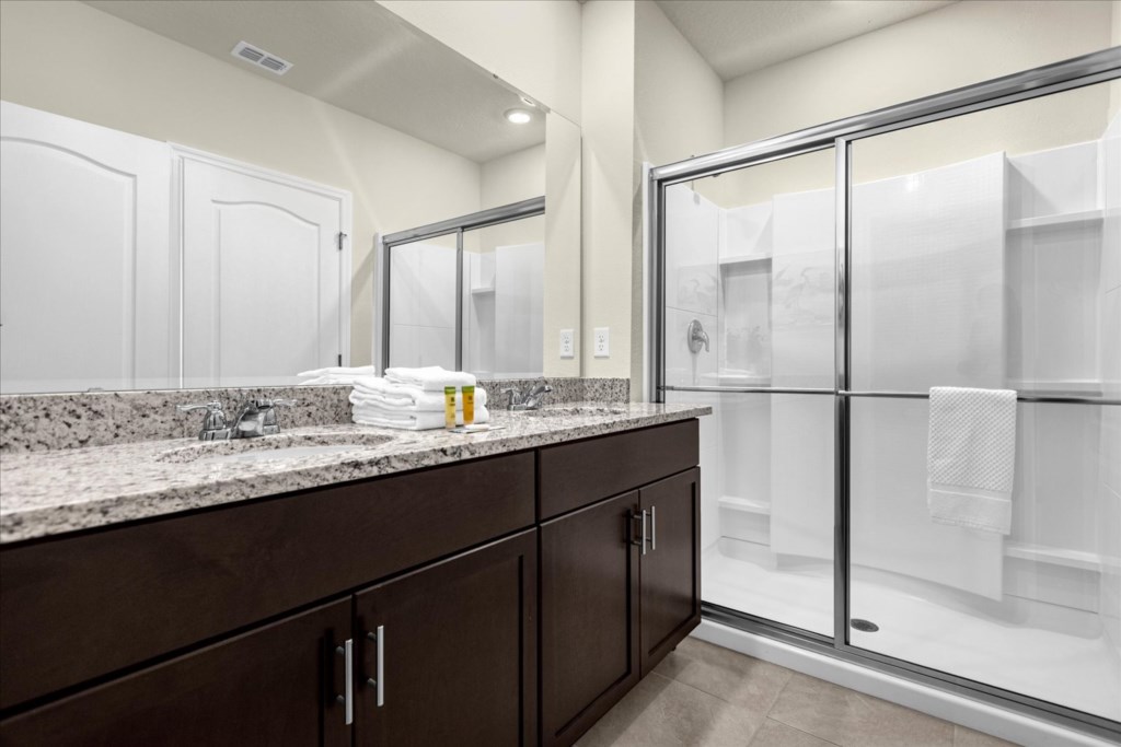7664 Oakmoss Loop (22).jpg