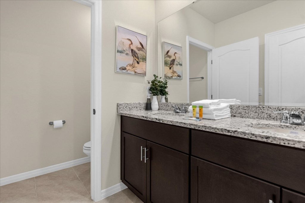 7664 Oakmoss Loop (25).jpg