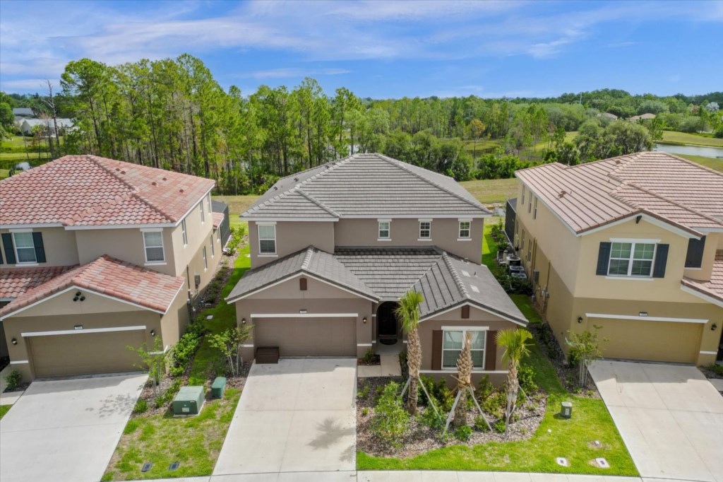 7664 Oakmoss Loop (38).jpg