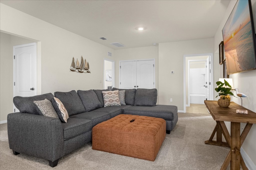 7664 Oakmoss Loop (9).jpg