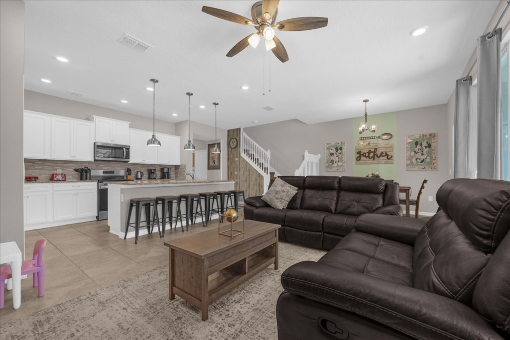 7112 Oakmoss Loop (2).jpg