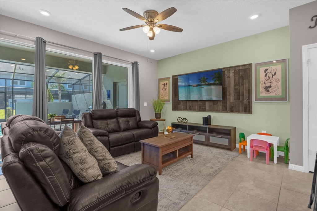 7112 Oakmoss Loop (3).jpg