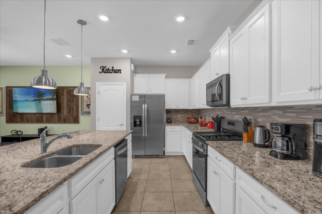 7112 Oakmoss Loop (7).jpg