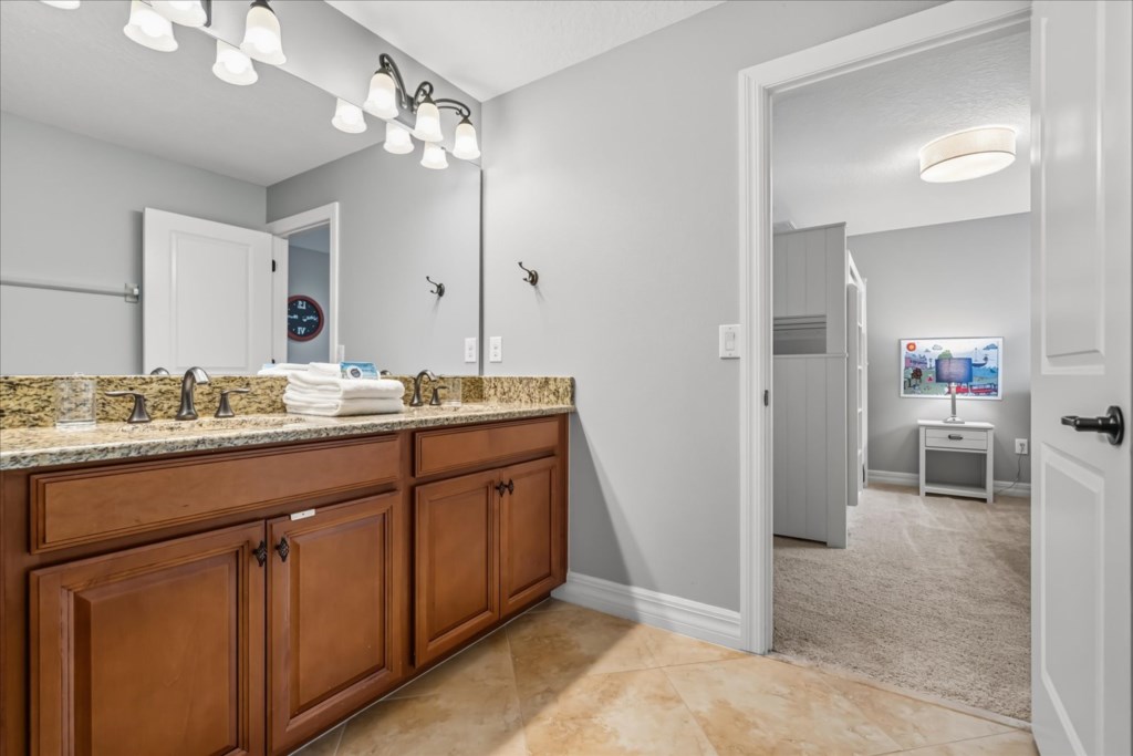 1409 Wexford Way (43).jpg
