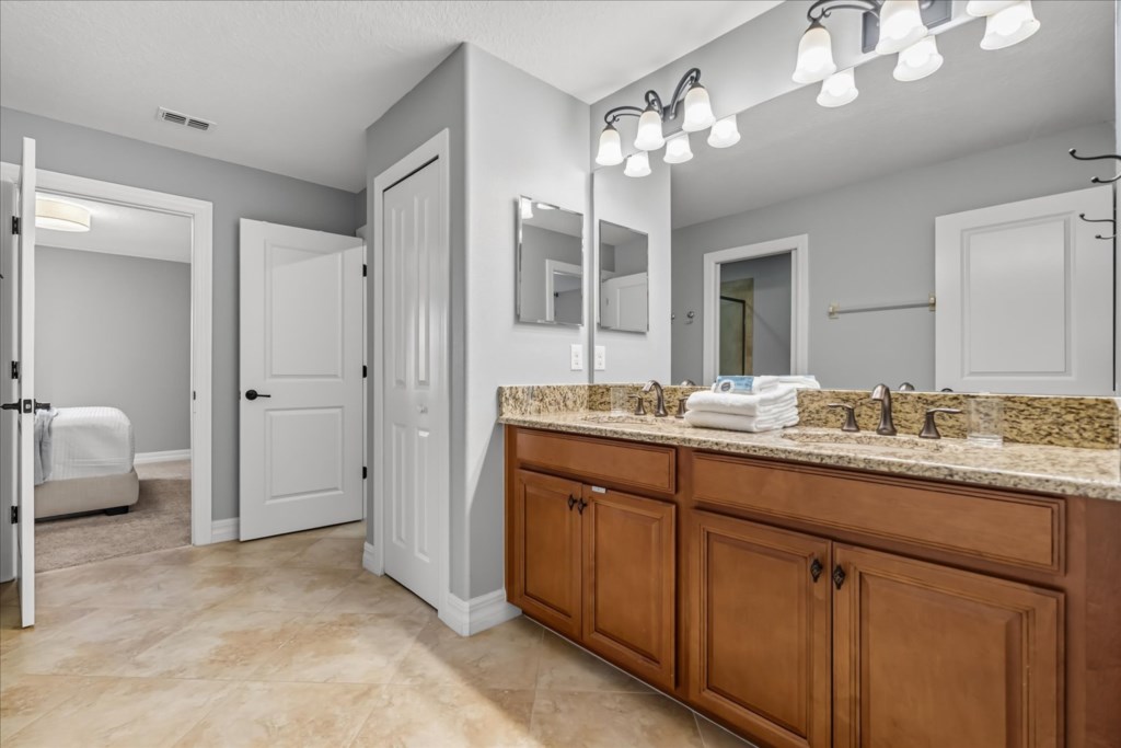 1409 Wexford Way (45).jpg