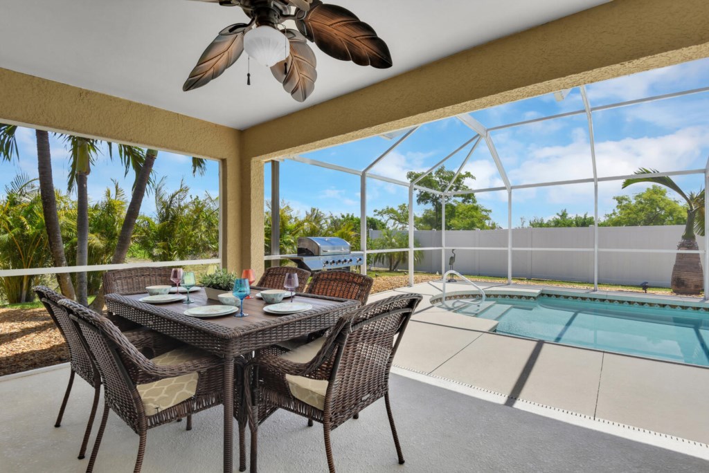 3817 NW 36th Avenue Cape Coral-large-004-007-Outdoor Dining Area-1499x1000-72dpi.jpg