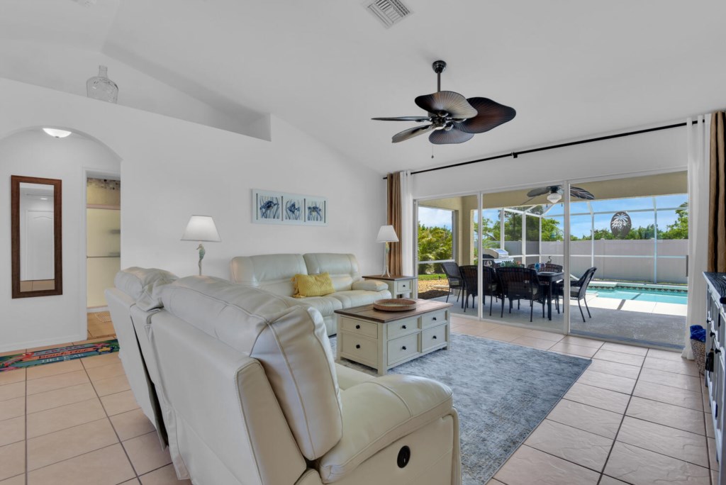 3817 NW 36th Avenue Cape Coral-large-018-028-Split Bedroom Floor Plan-1499x1000-72dpi.jpg