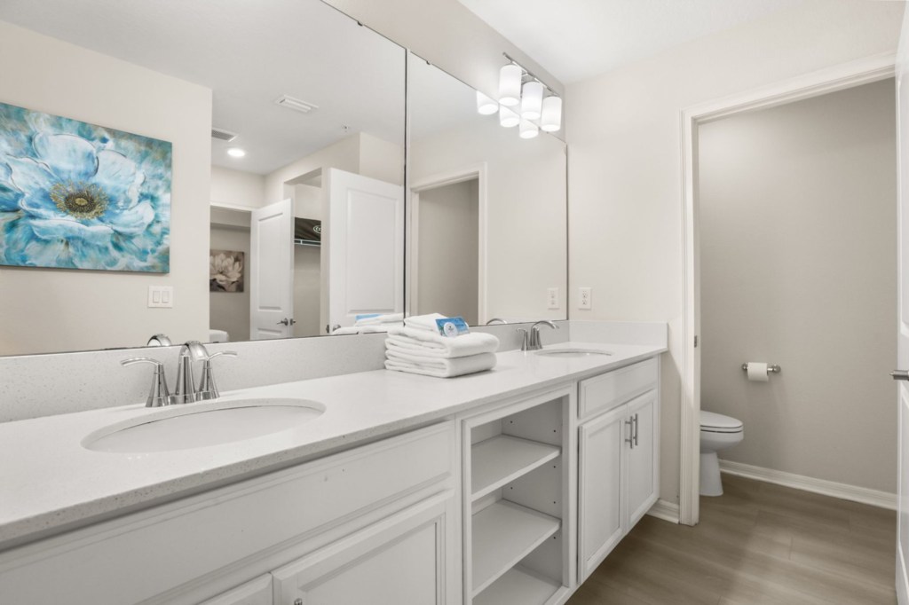 Bathroom — 4751-201 Clock Tower Drive, photo 25 of 60