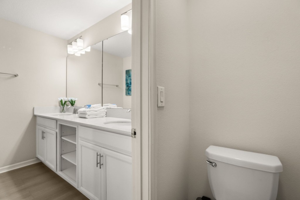 Bathroom — 4751-201 Clock Tower Drive, photo 24 of 60