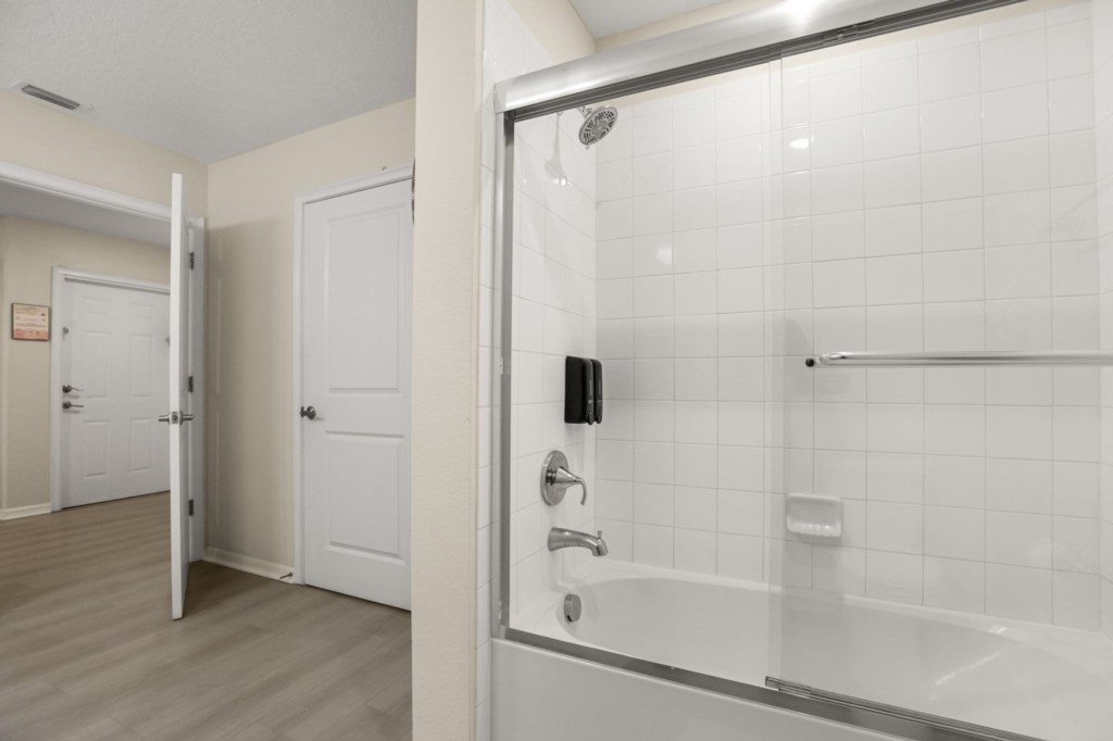 Bathroom — 4751-201 Clock Tower Drive, photo 28 of 60