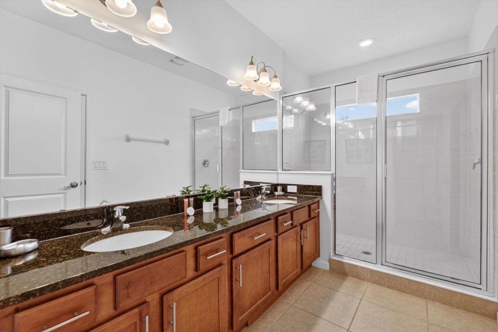 27_4514_Monado_Dr_Kissimmee_FL_34746_USA-Bathroom-DSC07603