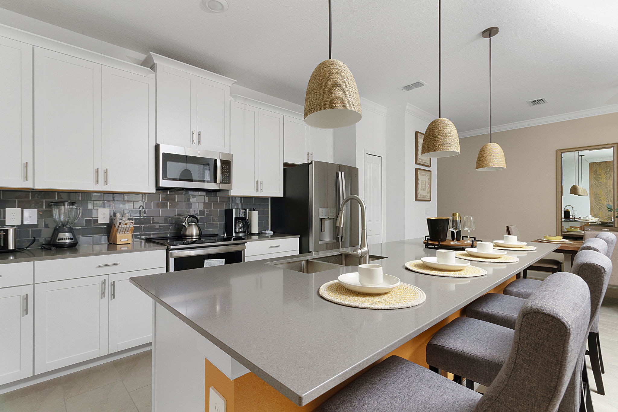 4BR Townhome with Pool - 10 Mins to Disney!