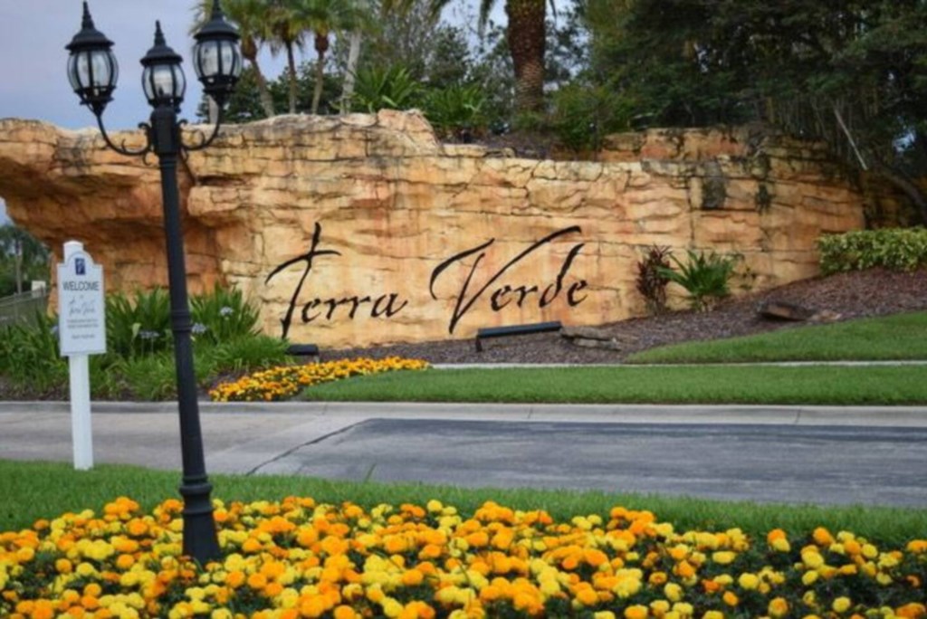 Entry Sign to Terra Verde.png