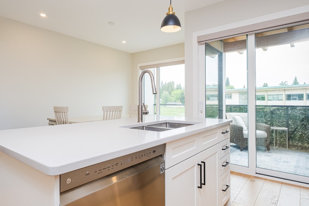 4-2452WASHINGTONStreet-v2-mtp-2026-lw-011