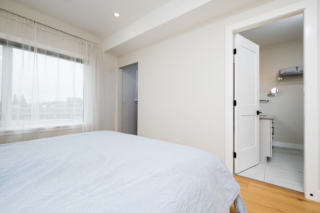 4-2452WASHINGTONStreet-v2-mtp-2026-lw-020