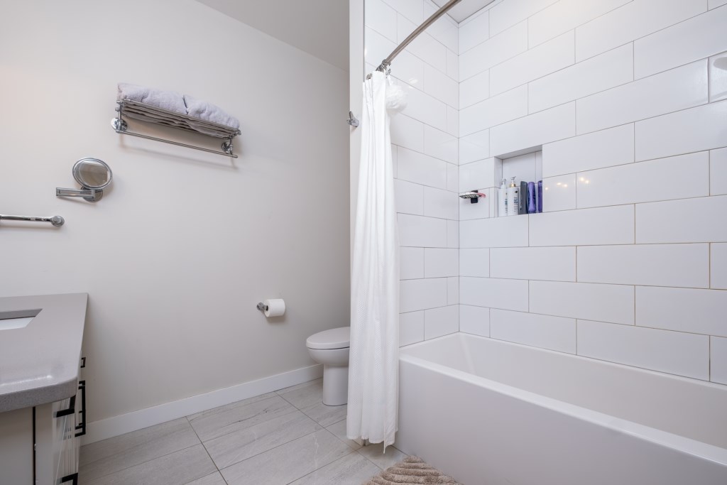 4-2452WASHINGTONStreet-v2-mtp-2026-lw-023