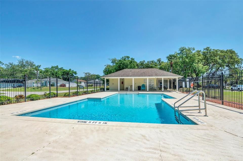 doral_wood_community_pool.jpeg
