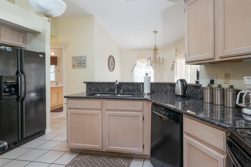 kitchen2.jpg