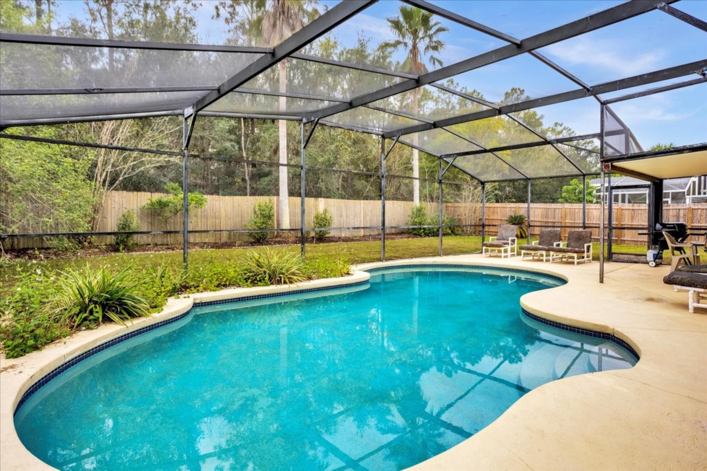 Amazing Private Pool Area with Backyard and Fence
3 Bed Villa in Indian Ridge - Close to Disney