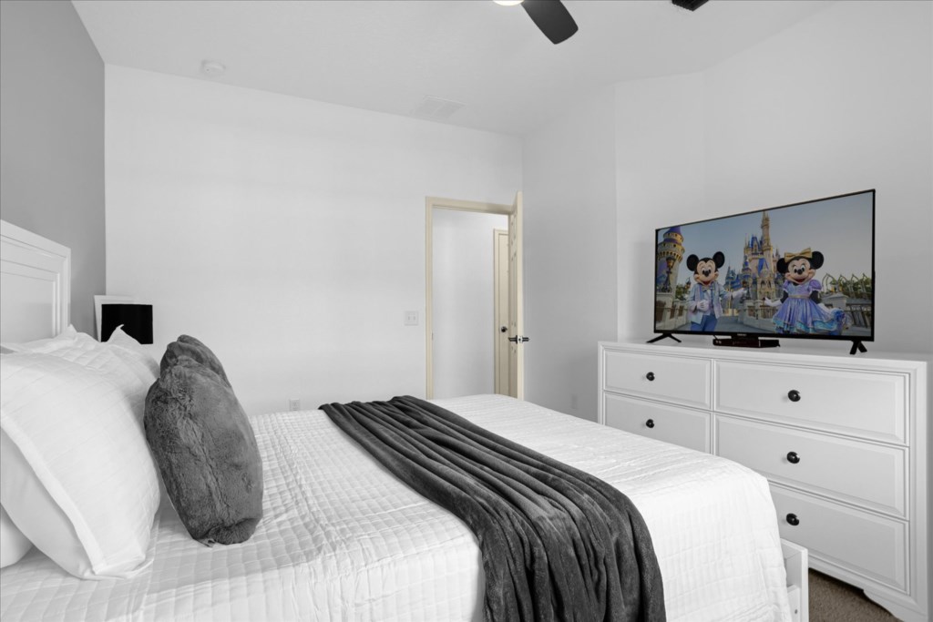 3 bedroom vacation townhouse at West Lucaya - Image 12