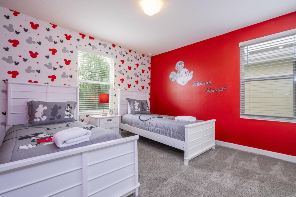 Themed Bedroom w/ two twin beds