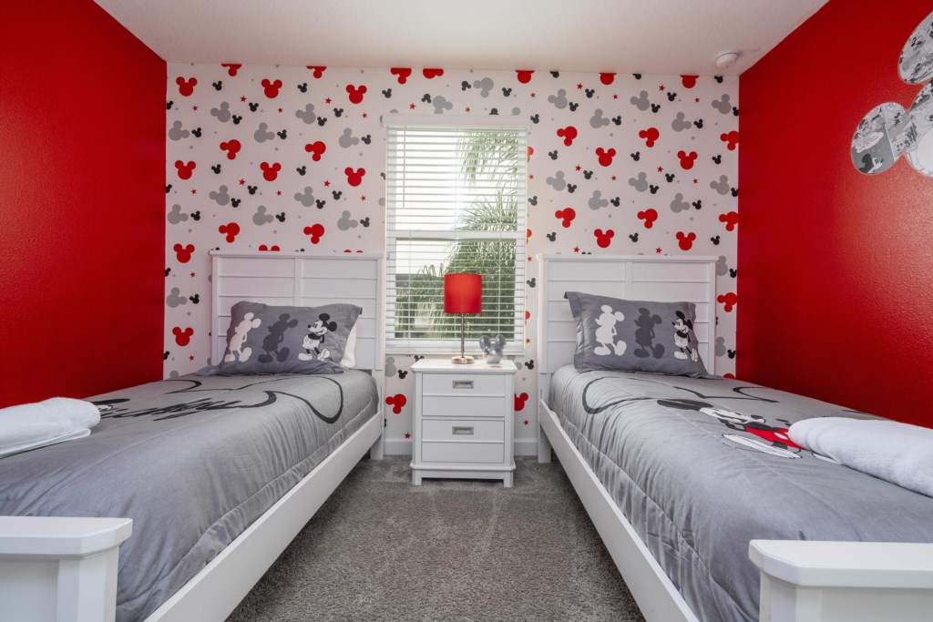 Themed Bedroom w/ two twin beds