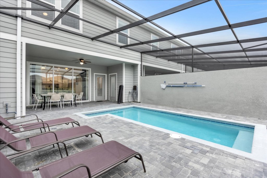 5 bedroom vacation townhouse at Solterra - Image 23