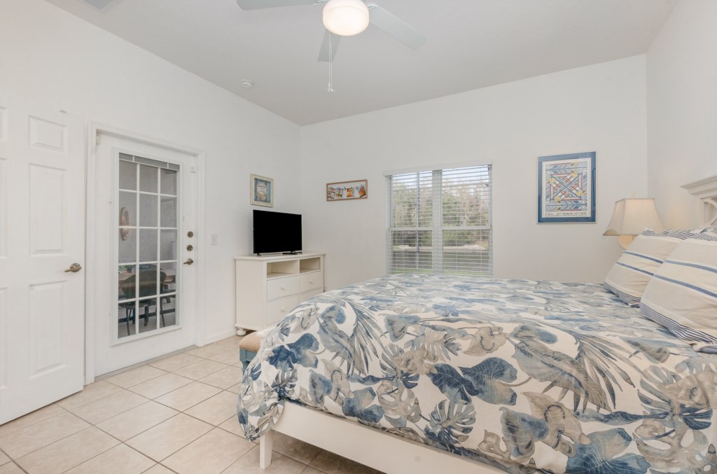 Queen Bedroom 2 with En-suite