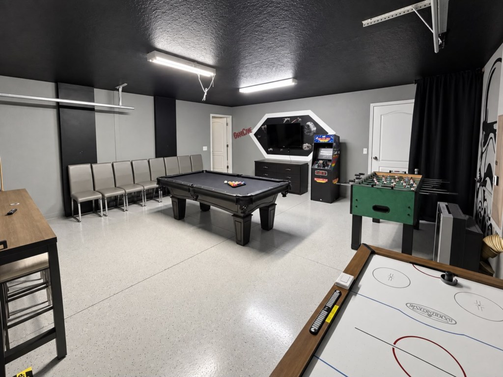 Game Room — 1412 Thunderbird Road, photo 15 of 78
