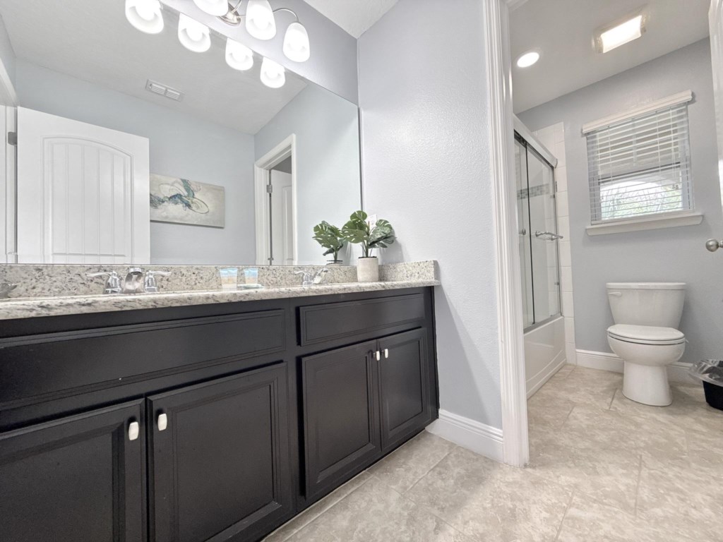 004A76D9-25FF-4E8C-8040-BB64AE4C224E_1_102_a