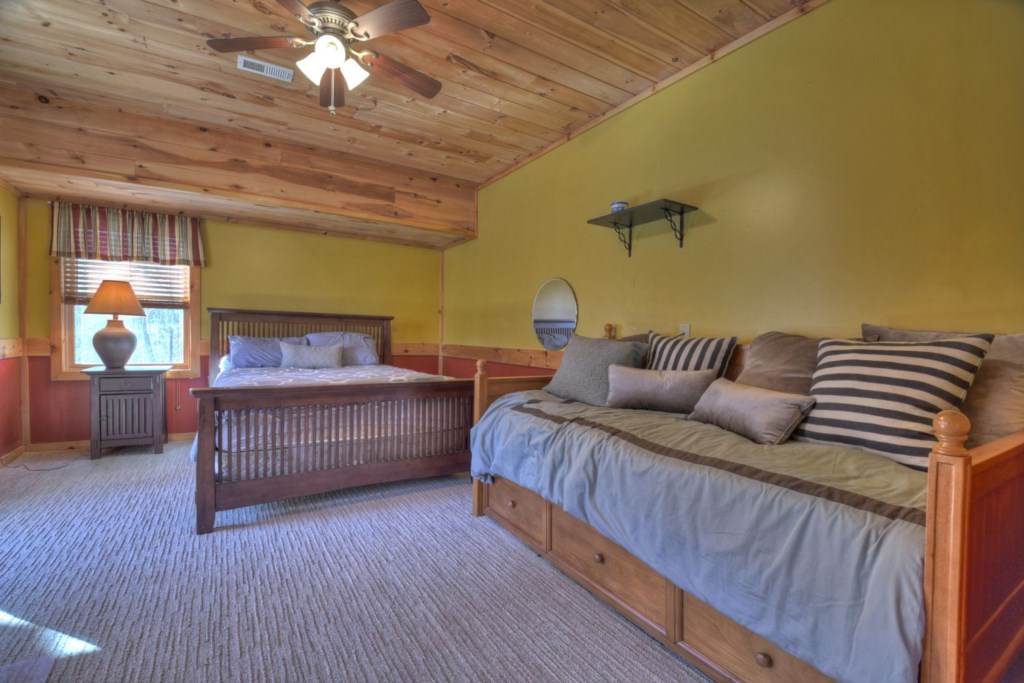 Queen Bed & Twin Day Bed in Terrace Level Bedroom