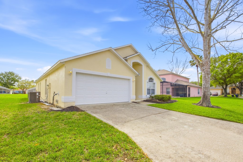 02-260317_240GrosvenorLp_11