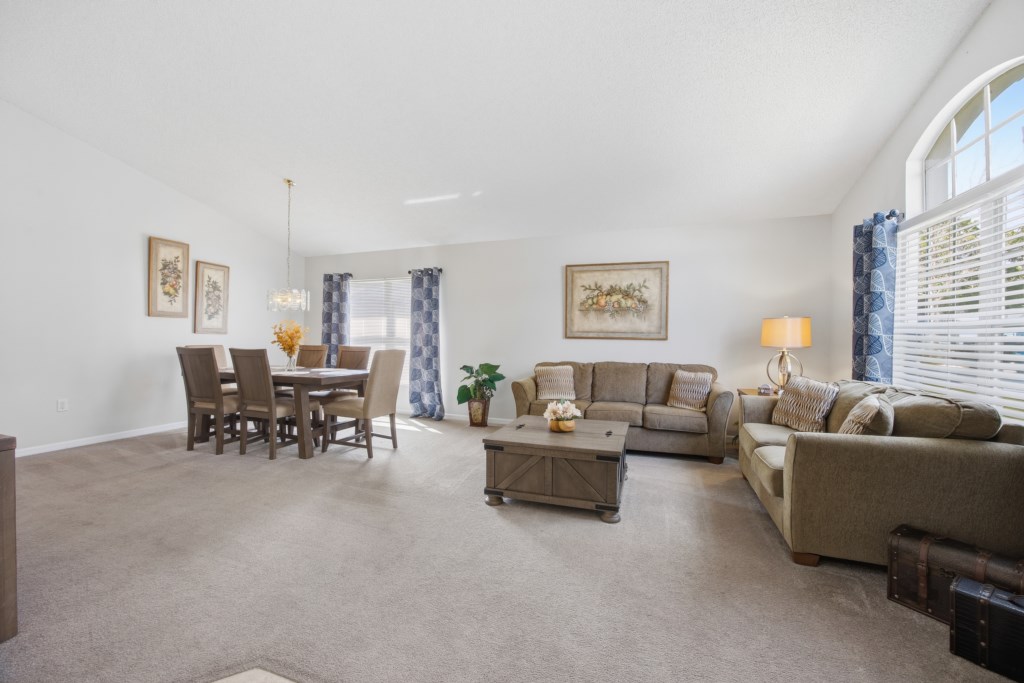 03-260317_240GrosvenorLp_12