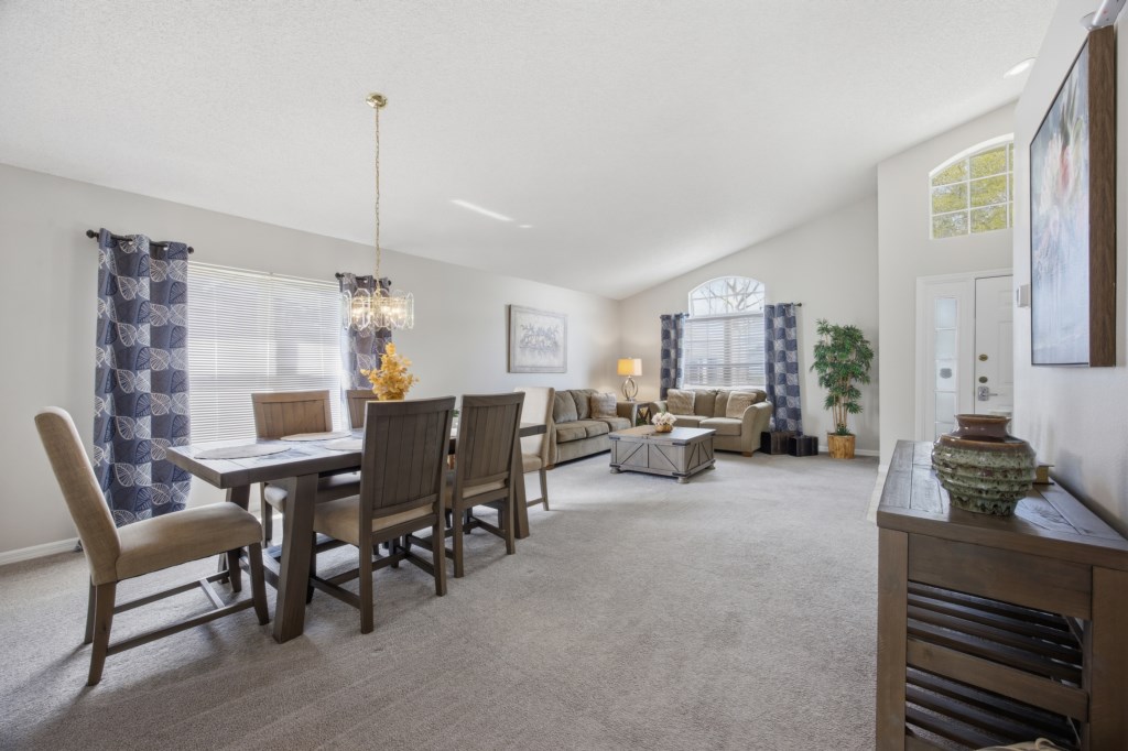 05-260317_240GrosvenorLp_14