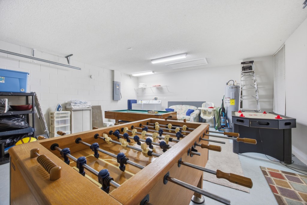 06-260317_240GrosvenorLp_15