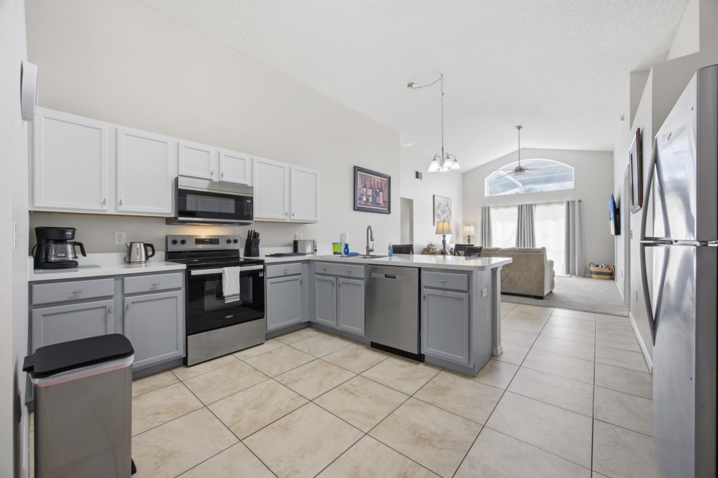 08-260316_240GrosvenorLp_01