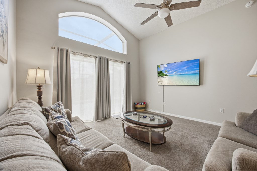 11-260316_240GrosvenorLp_03